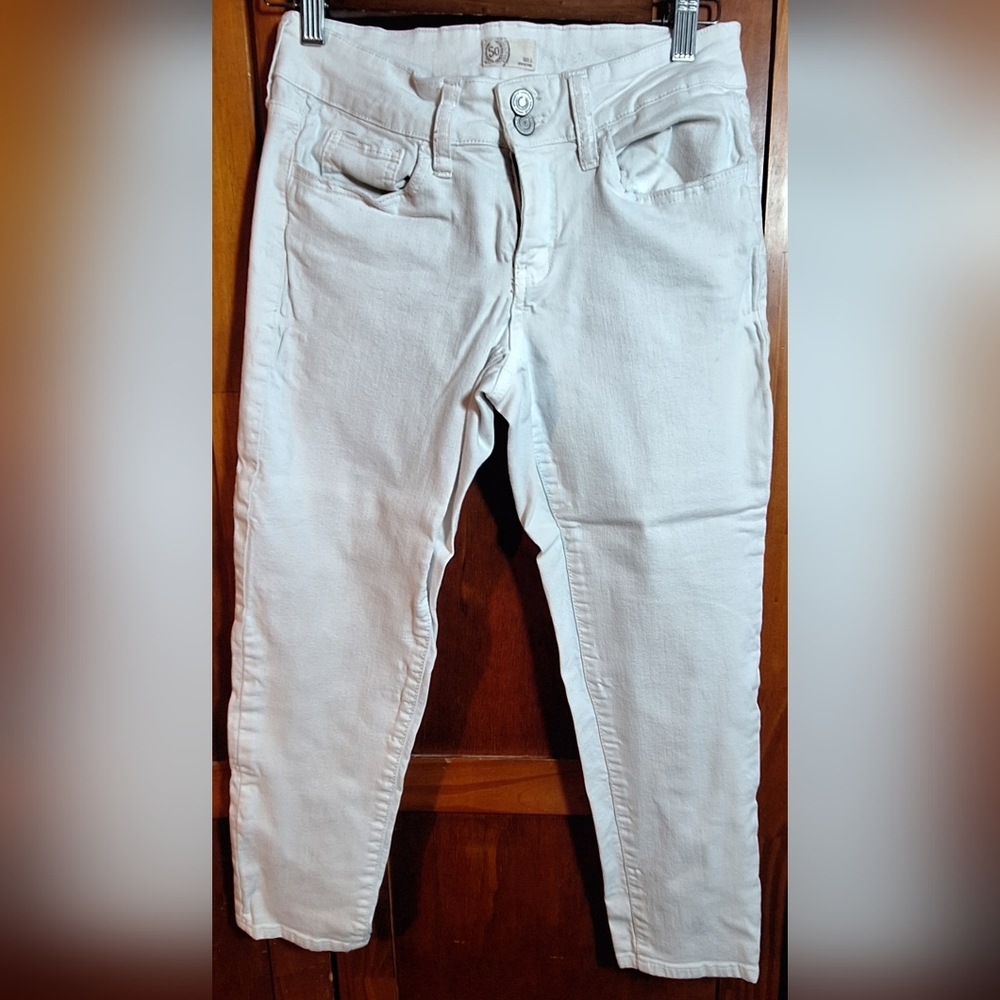 SO White Jeans